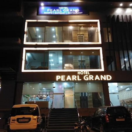 Hotel Pearl Grand & Banquet Zirakpur Екстер'єр фото