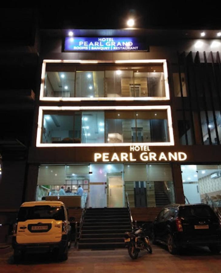 Hotel Pearl Grand & Banquet Zirakpur Екстер'єр фото
