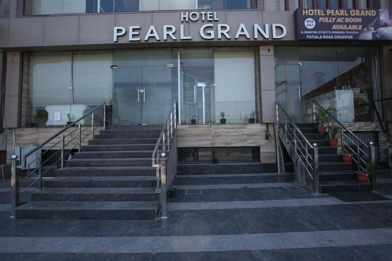 Hotel Pearl Grand & Banquet Zirakpur Екстер'єр фото