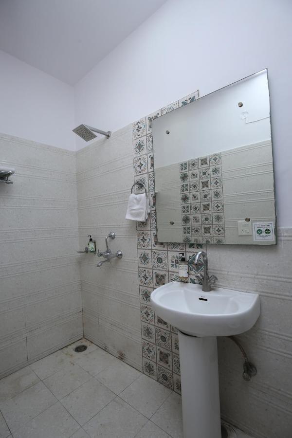 Hotel Pearl Grand & Banquet Zirakpur Екстер'єр фото